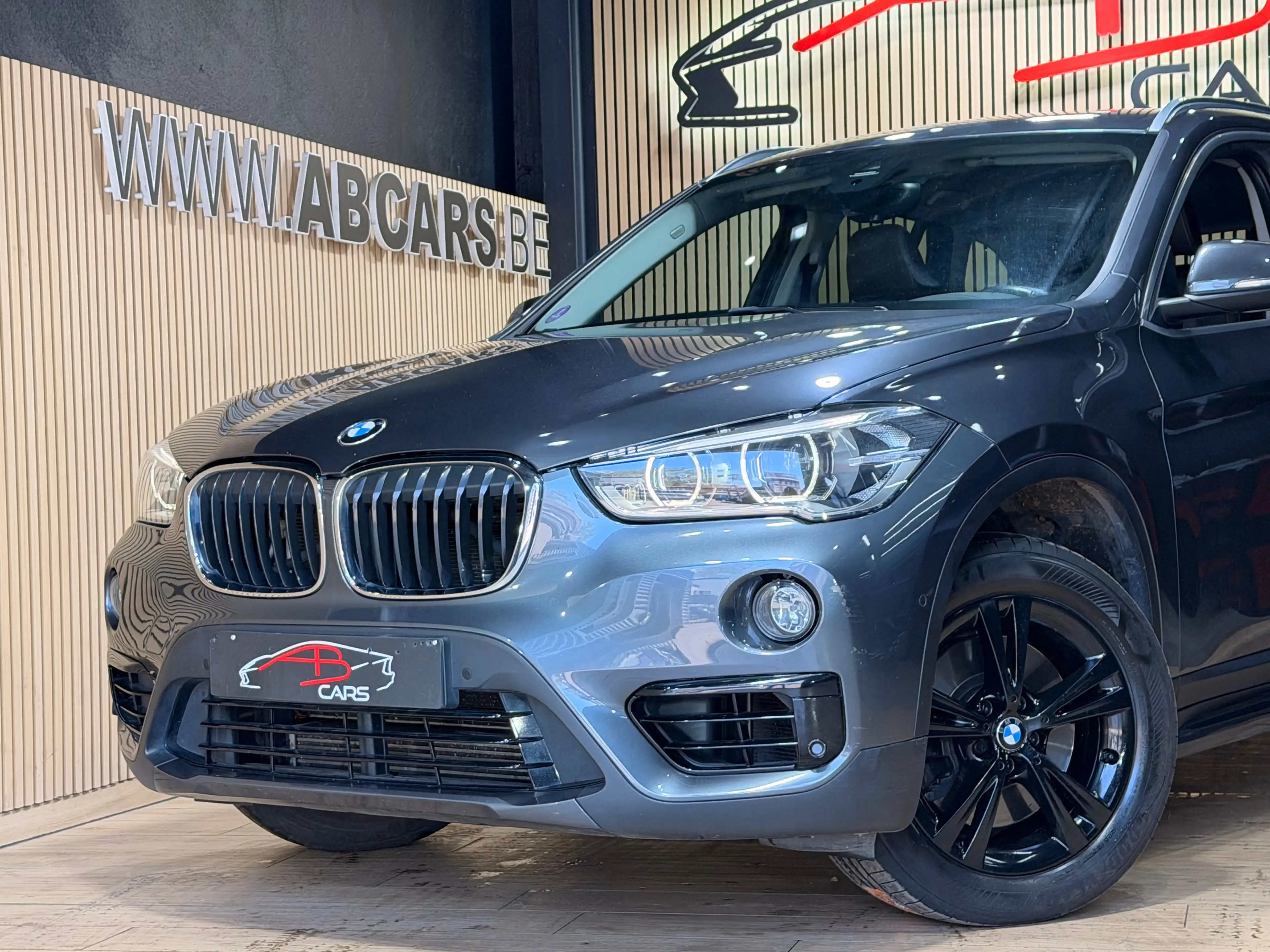 BMW X1 X1 2.0iA sDrive20 * SPORT * GARANTIE 12 MOIS * 1ER PROPRIETAIRE * — photo 3
