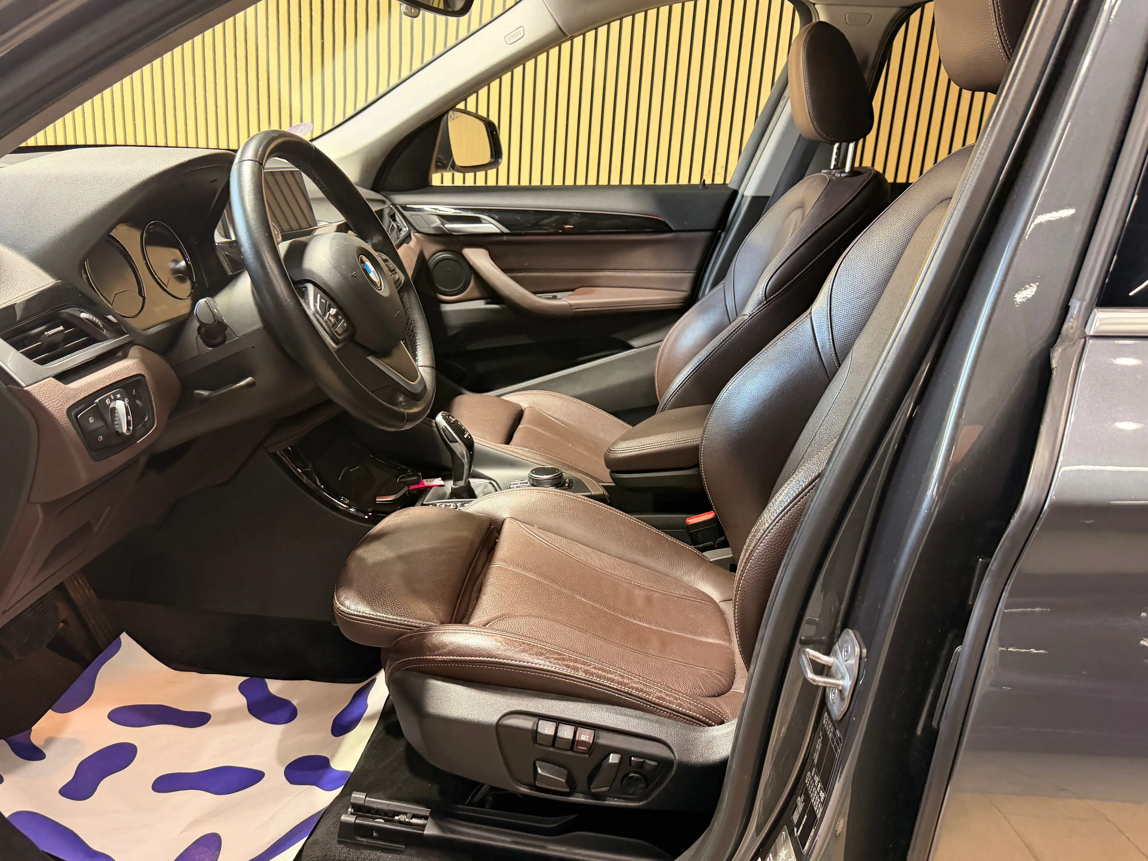 BMW X1 X1 2.0iA sDrive20 * SPORT * GARANTIE 12 MOIS * 1ER PROPRIETAIRE * — photo 11