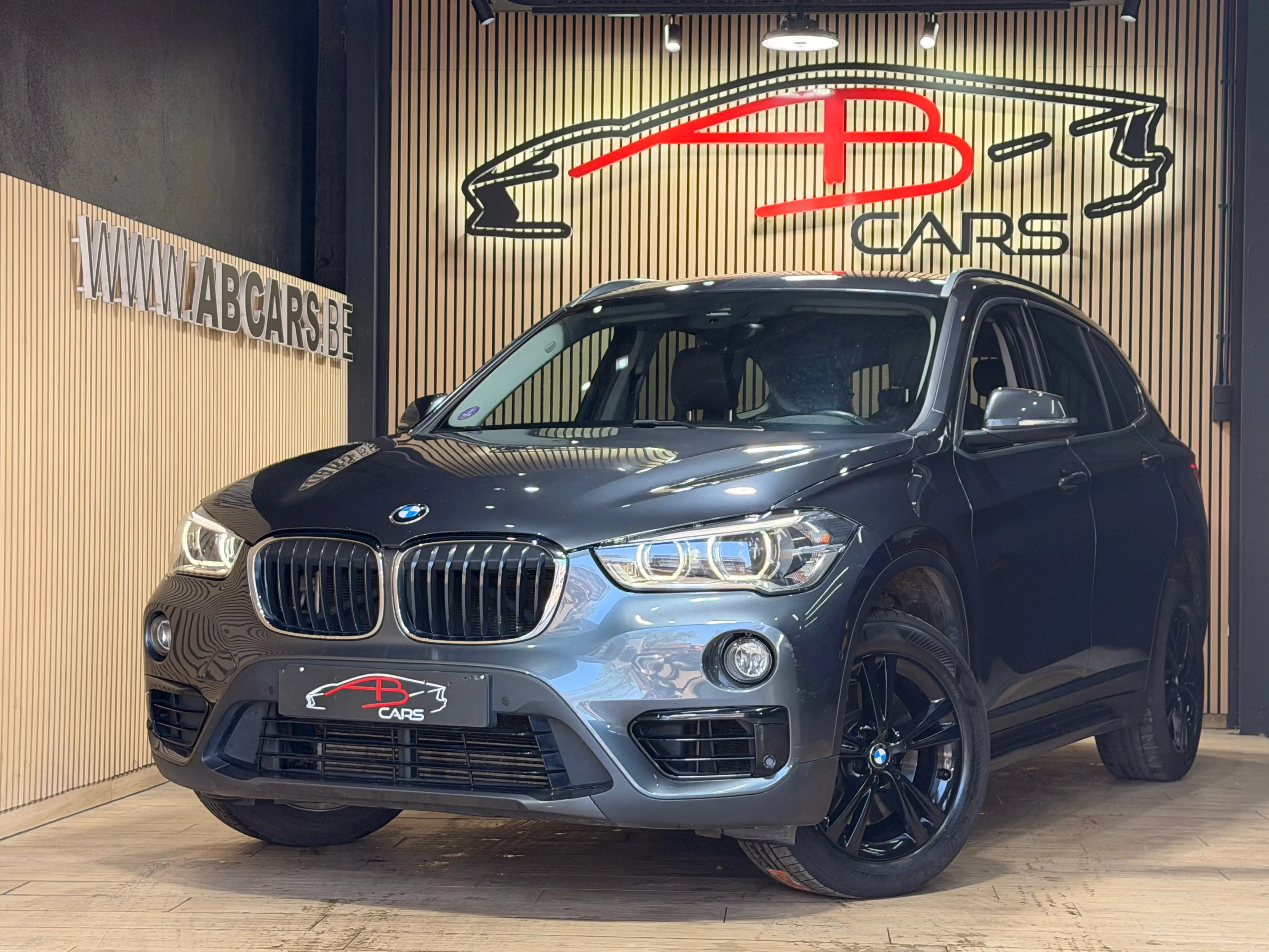 BMW X1 X1 2.0iA sDrive20 * SPORT * GARANTIE 12 MOIS * 1ER PROPRIETAIRE *