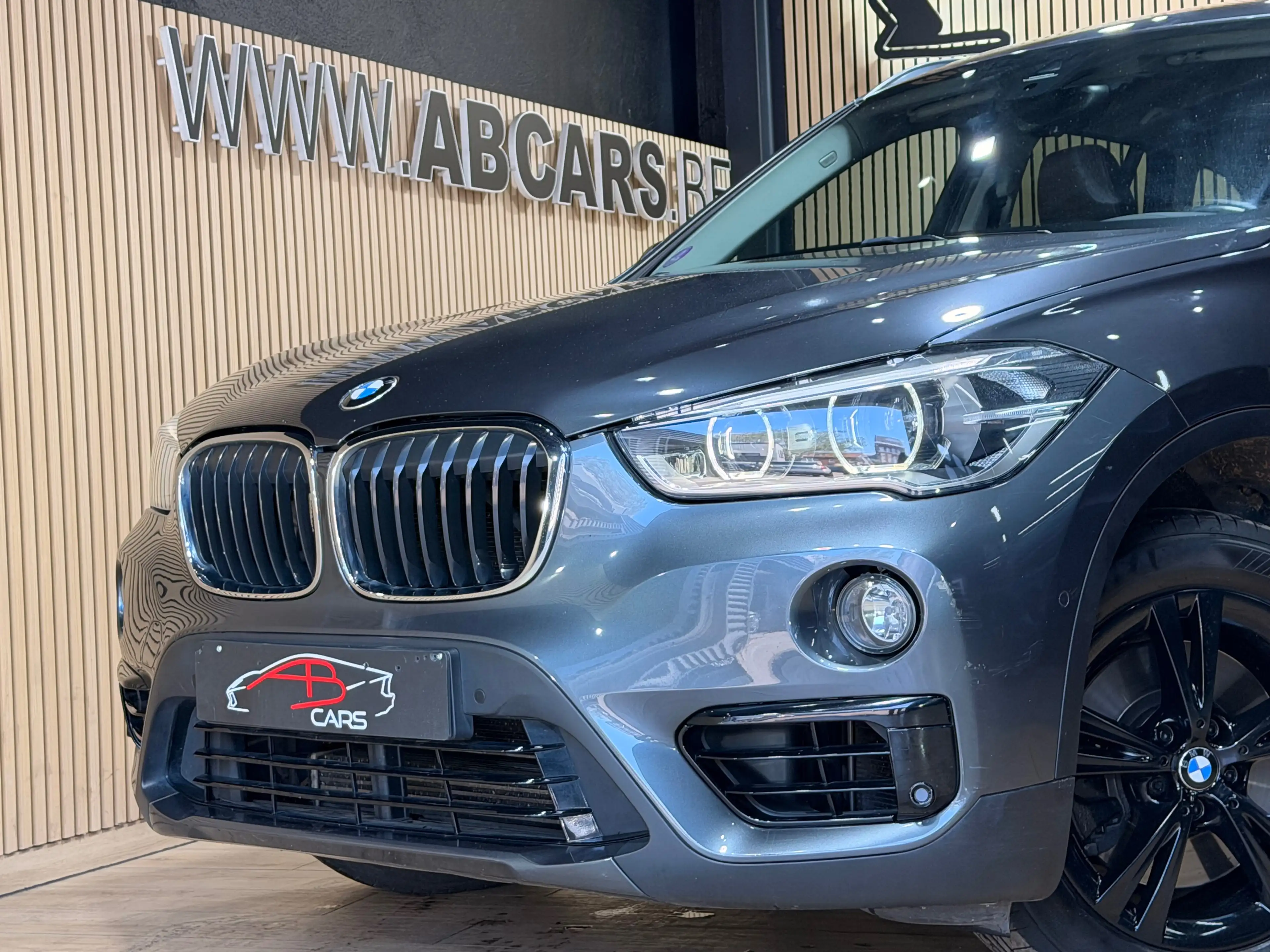 BMW X1 X1 2.0iA sDrive20 * SPORT * GARANTIE 12 MOIS * 1ER PROPRIETAIRE * — photo 4