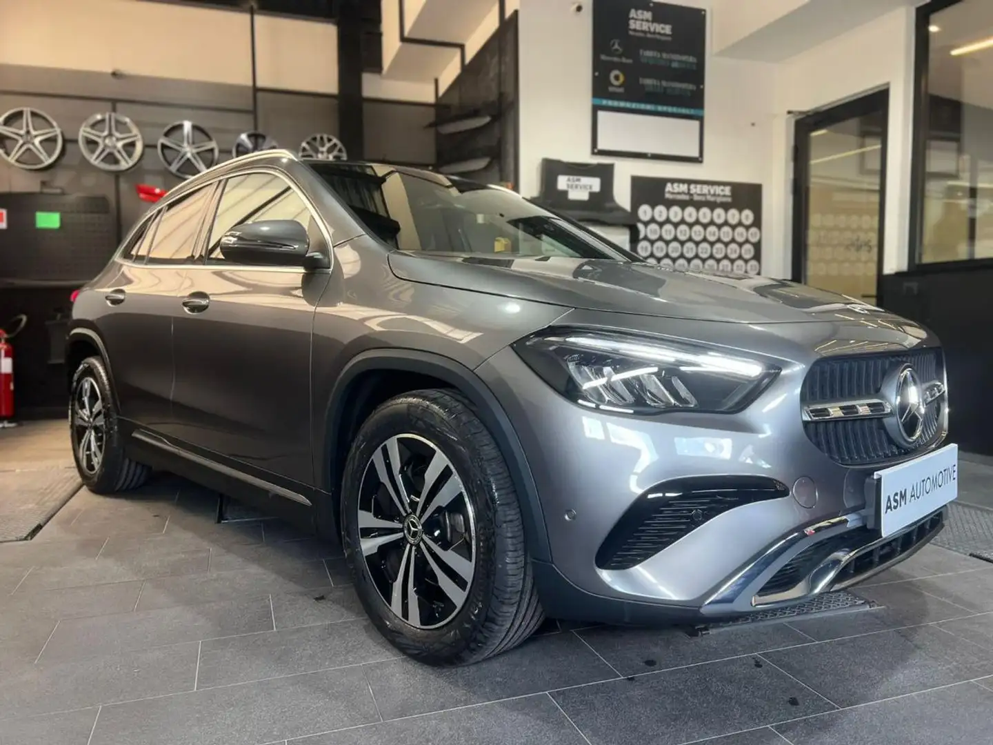 Mercedes-Benz GLA 180 d Automatic Advanced Grigio - 1