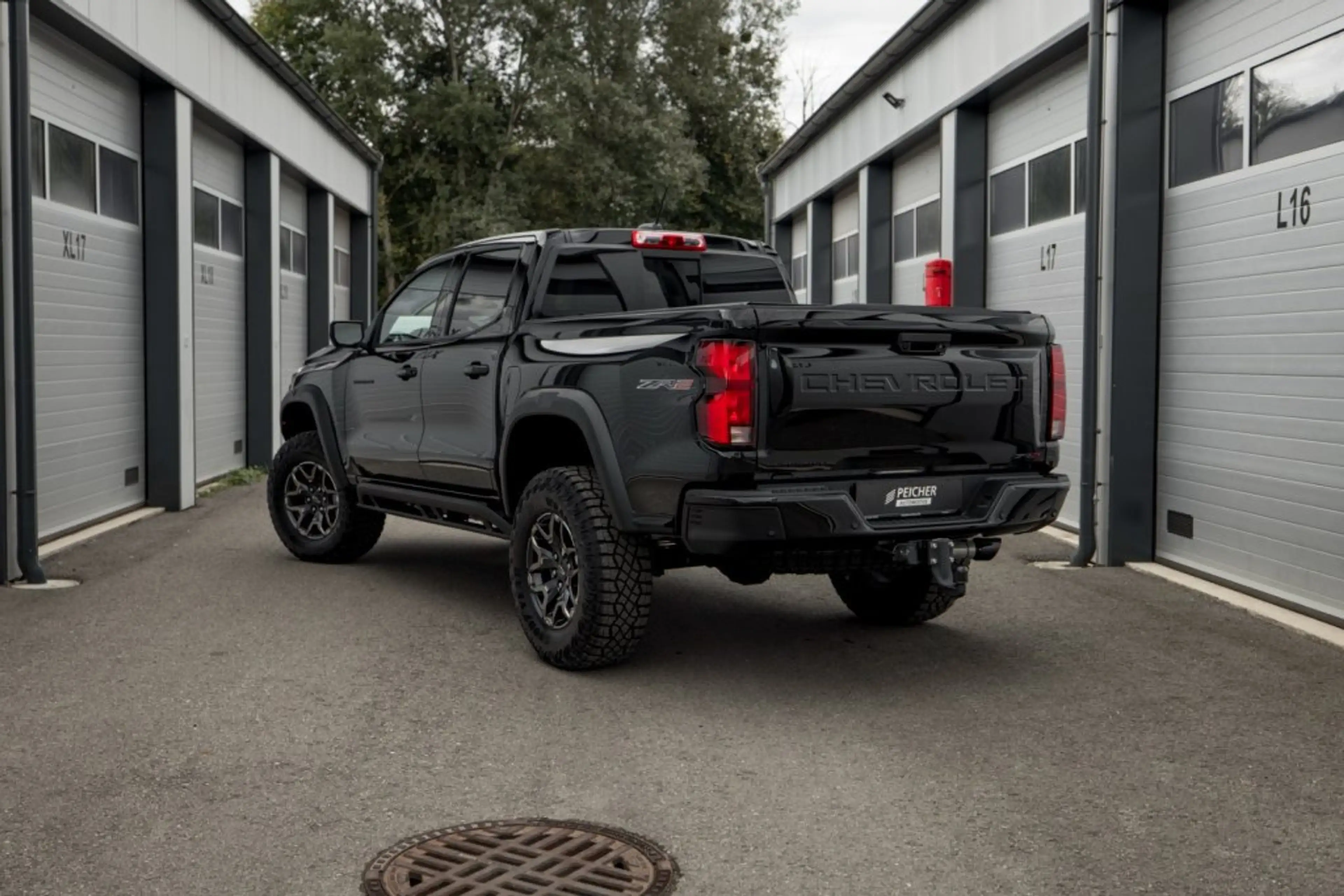 Chevrolet Colorado ZR2 Crew Cab 4x4 — photo 15