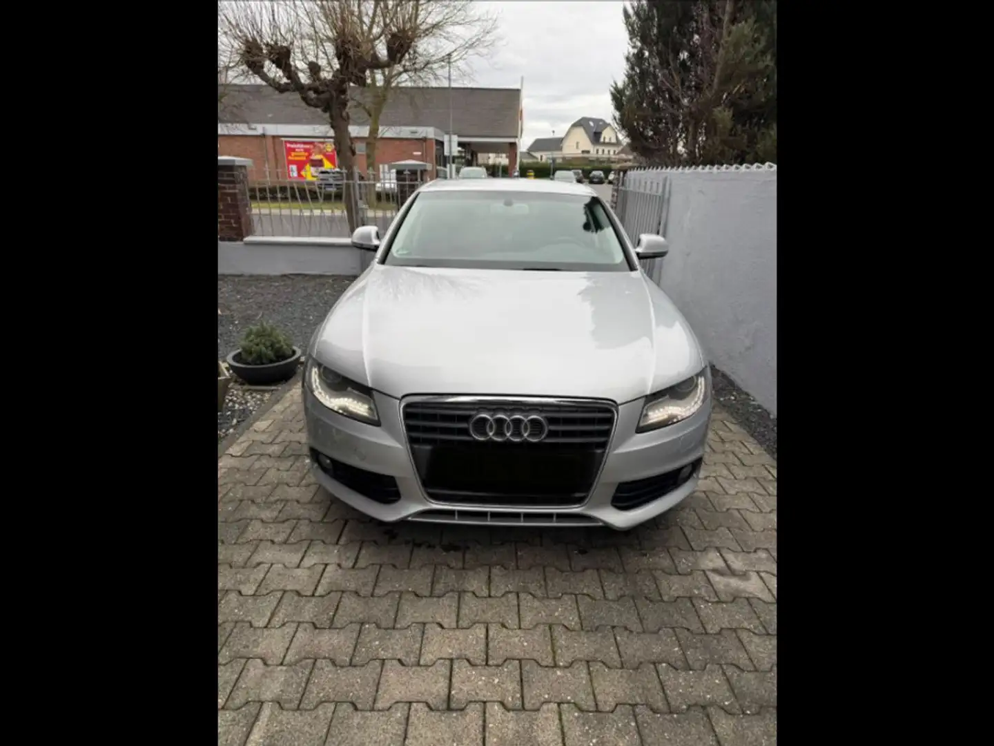 Audi A4 Ambition Grau - 1