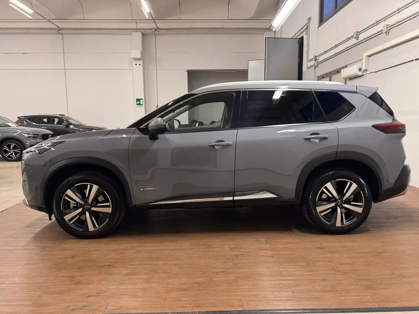 Nissan X-Trail 1.5 e-power Tekna e-4orce 4wd UNICO PROPRIETARIO Gris - 2