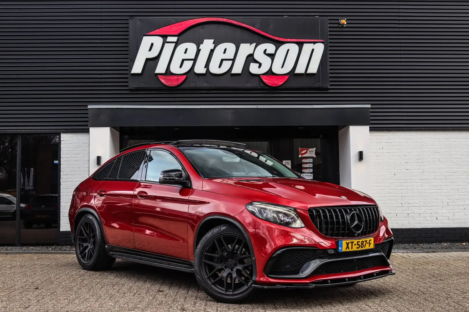 Mercedes-Benz GLE 43 AMG Coupé 4MATIC 63 PANO 360 Rot - 1