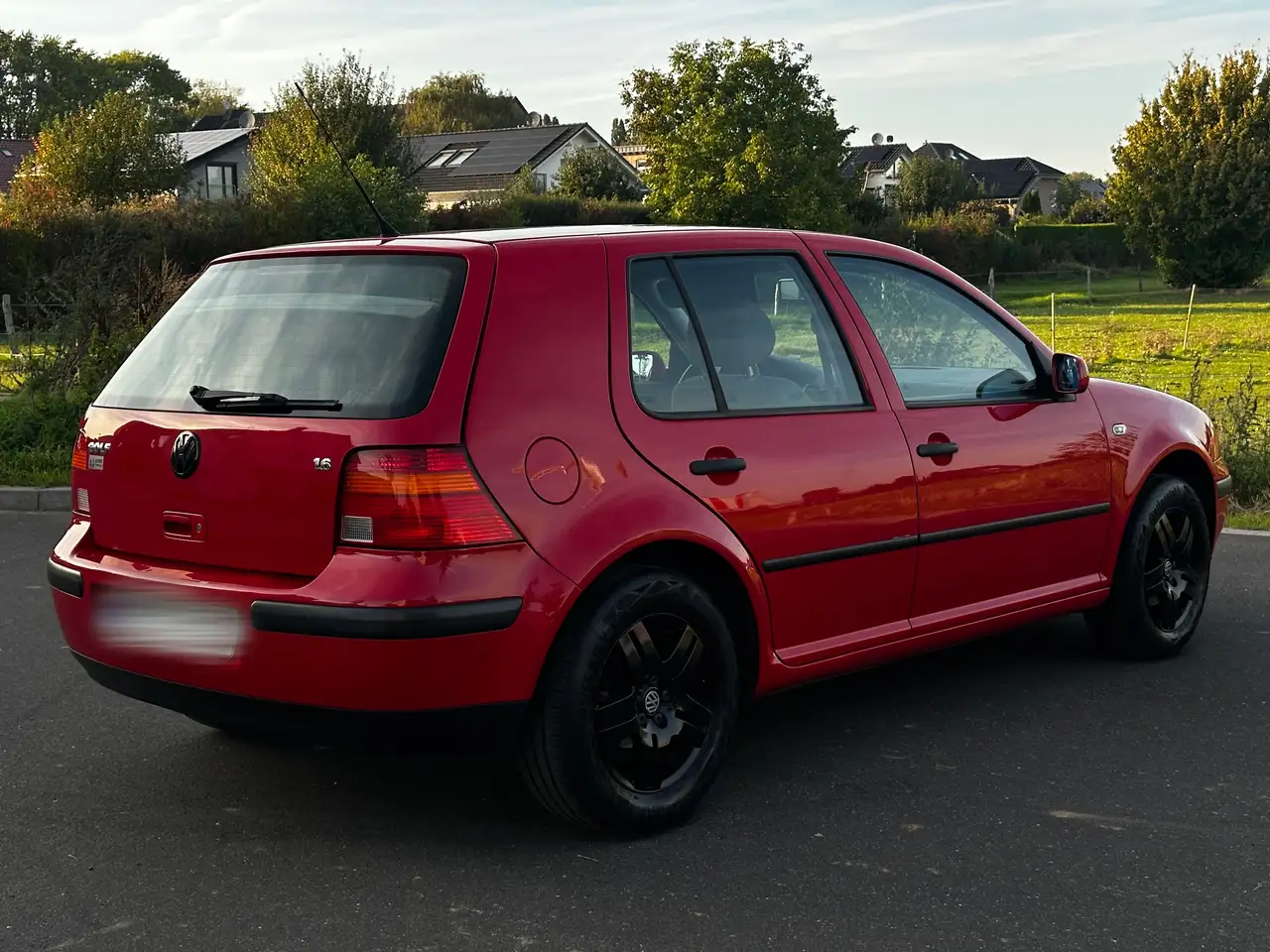Volkswagen Golf 1.6 Automatik Special Edition • Zahnr. NEU • Klima, foto 4