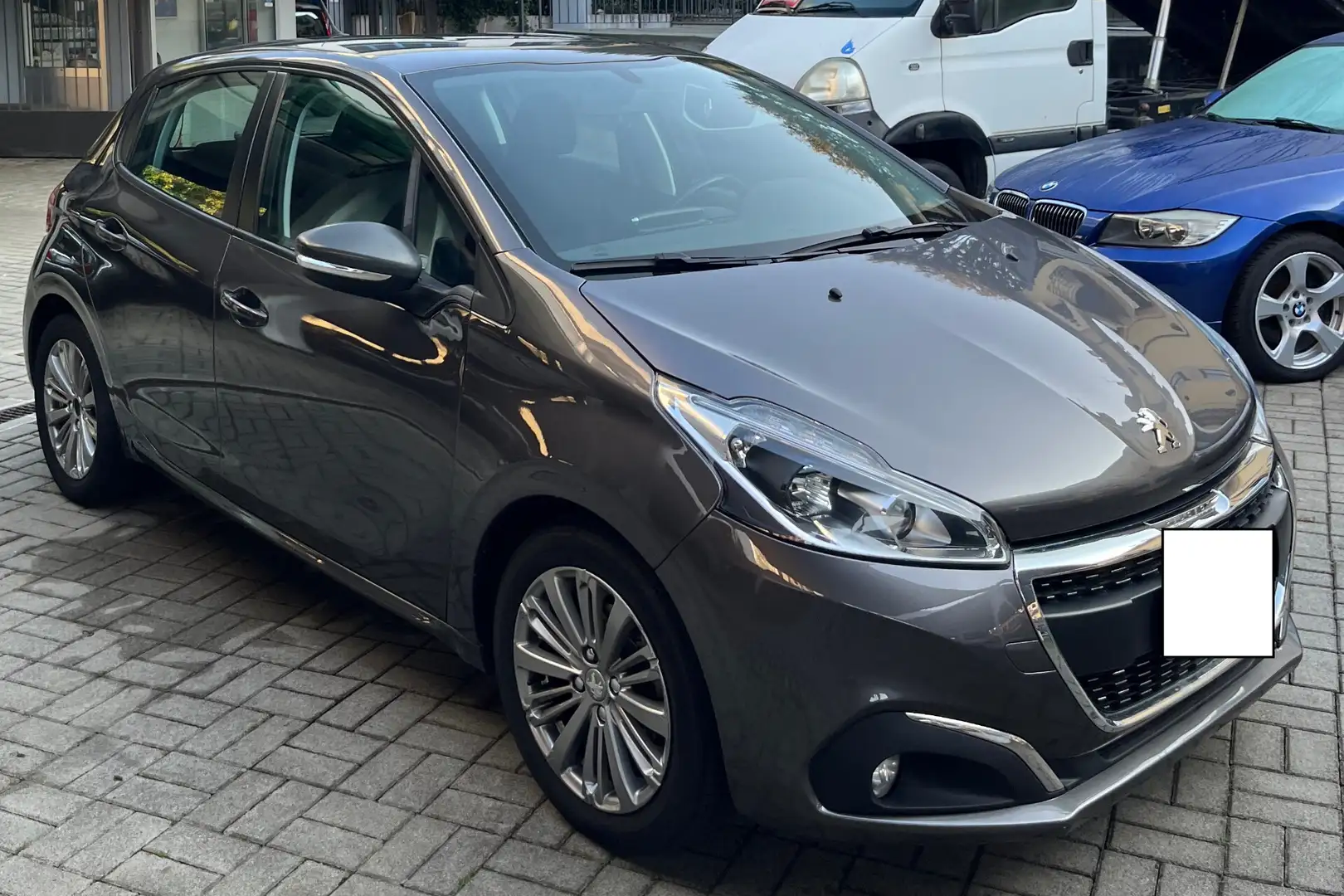 Peugeot 208 PureTech 82 Stop&Start 5 porte Allure Gris - 1