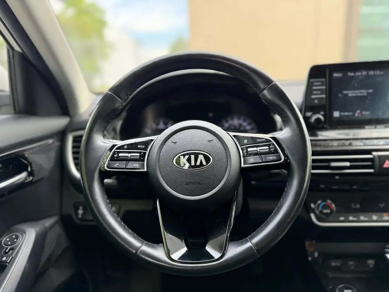Kia Seltos снимка Kia Seltos