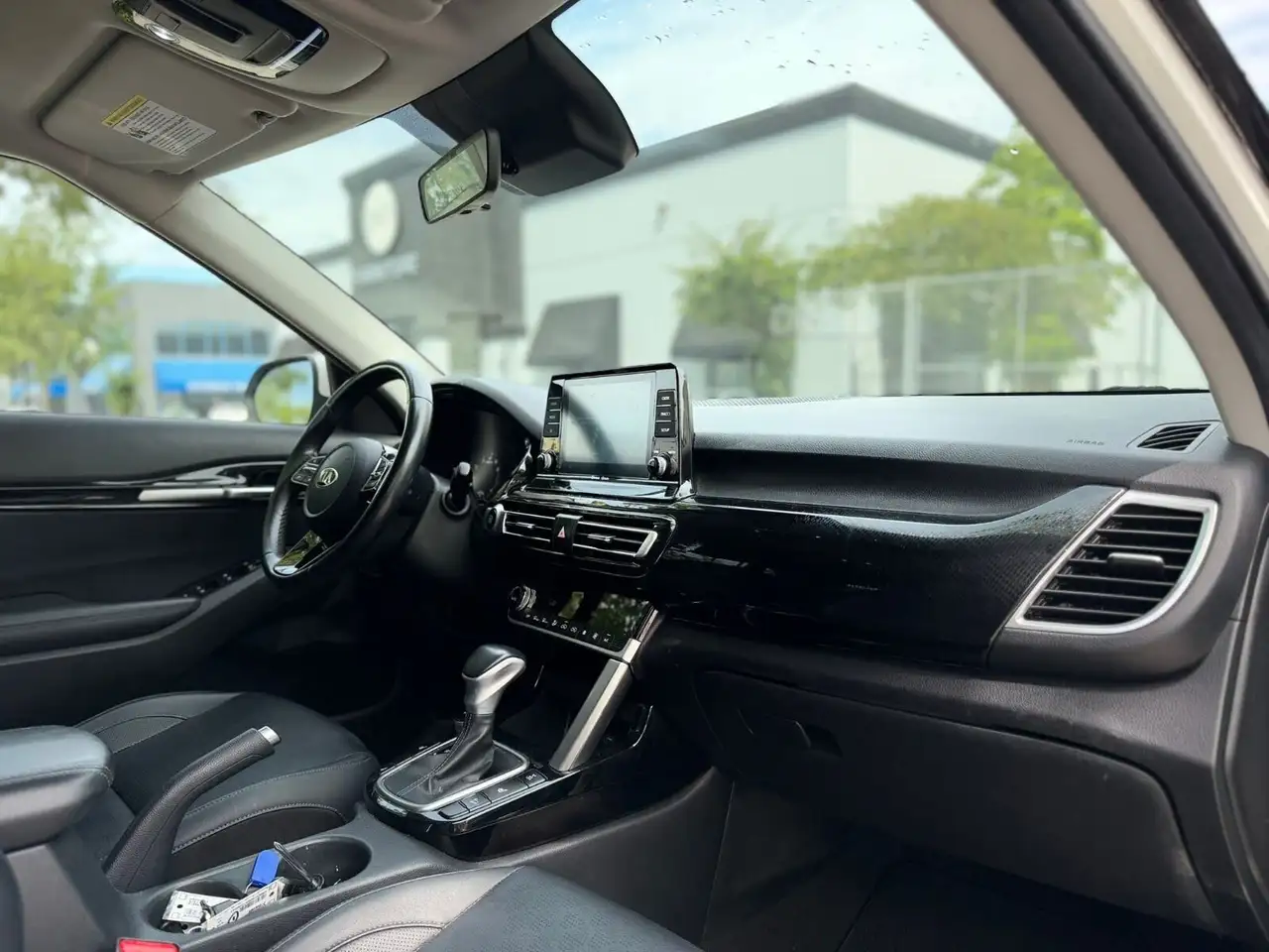 Kia Seltos снимка Kia Seltos