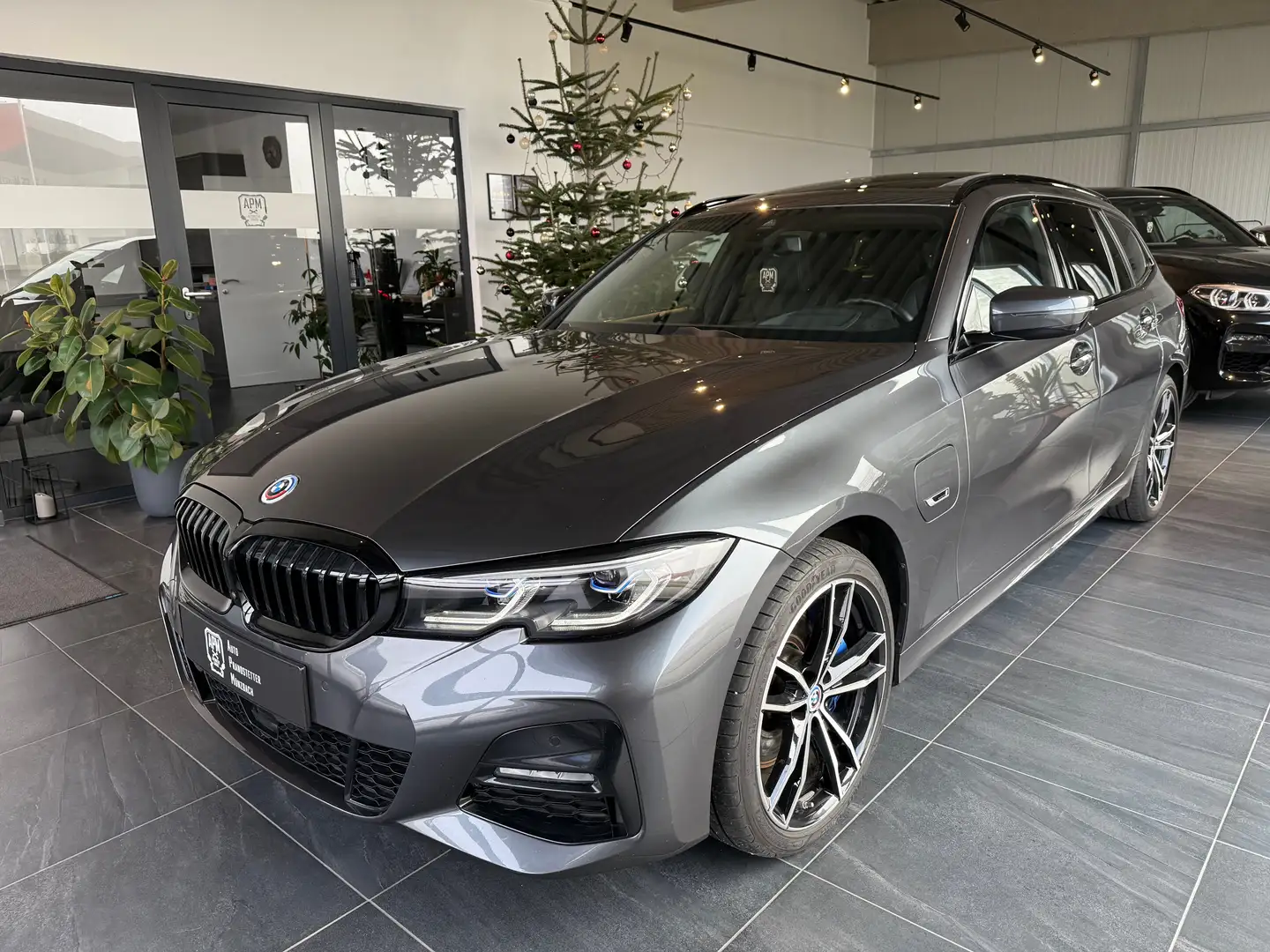 BMW 330 330 e xDrive M Sport*VERKAUFT!!!* Grau - 1