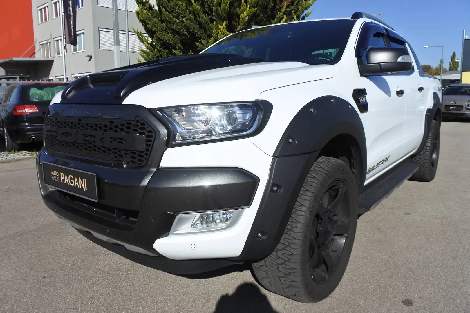 Ford Ranger Ranger Wildtrack mit Raptorumbau 4x4 3,2 TDCi Aut. Wildtrak Weiß - 2