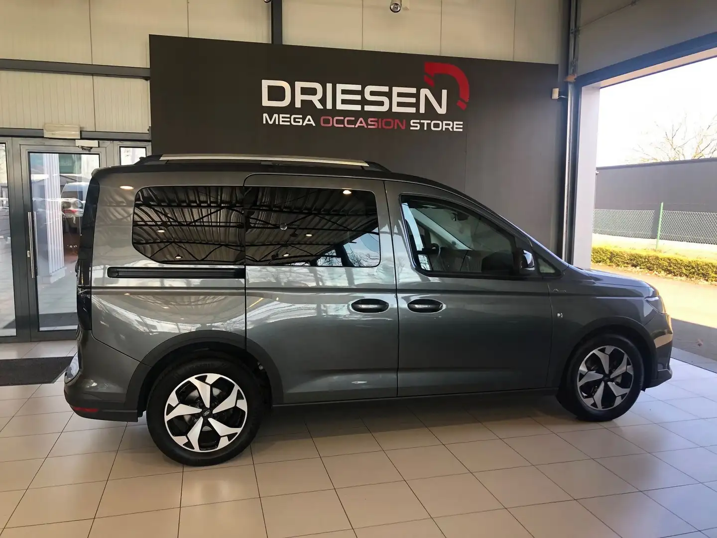Ford Tourneo Connect Ecoboost Active AUT  BIJ DRIESEN IN BREE  089/461 - 2