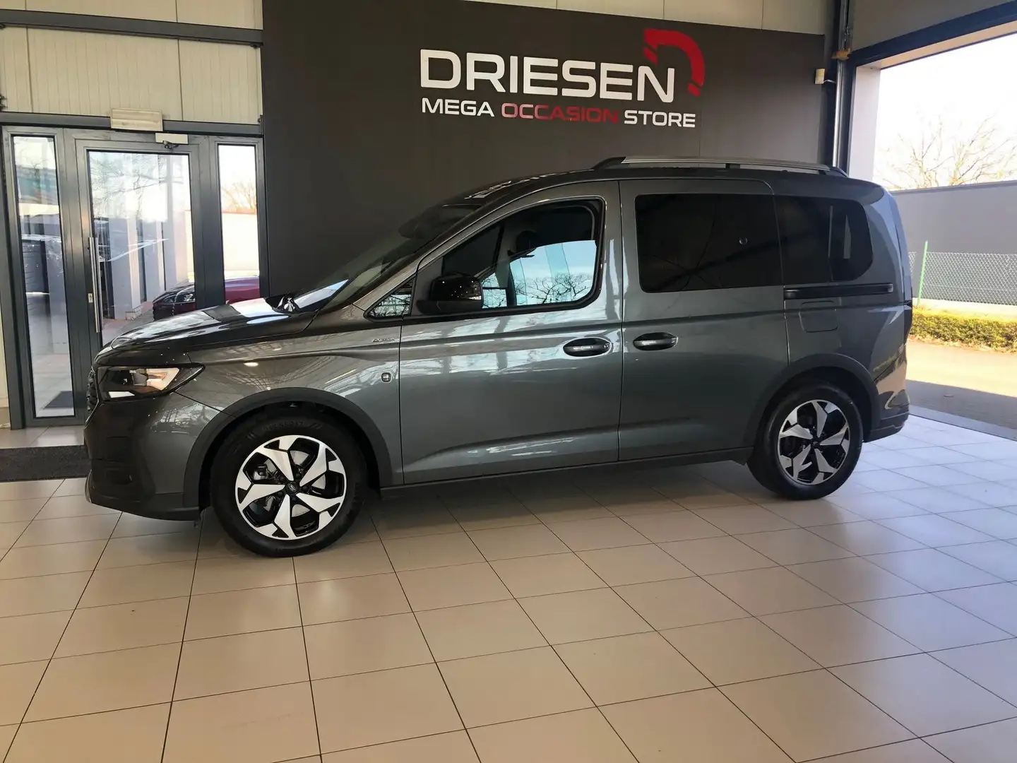 Ford Tourneo Connect Ecoboost Active AUT  BIJ DRIESEN IN BREE  089/461 - 1