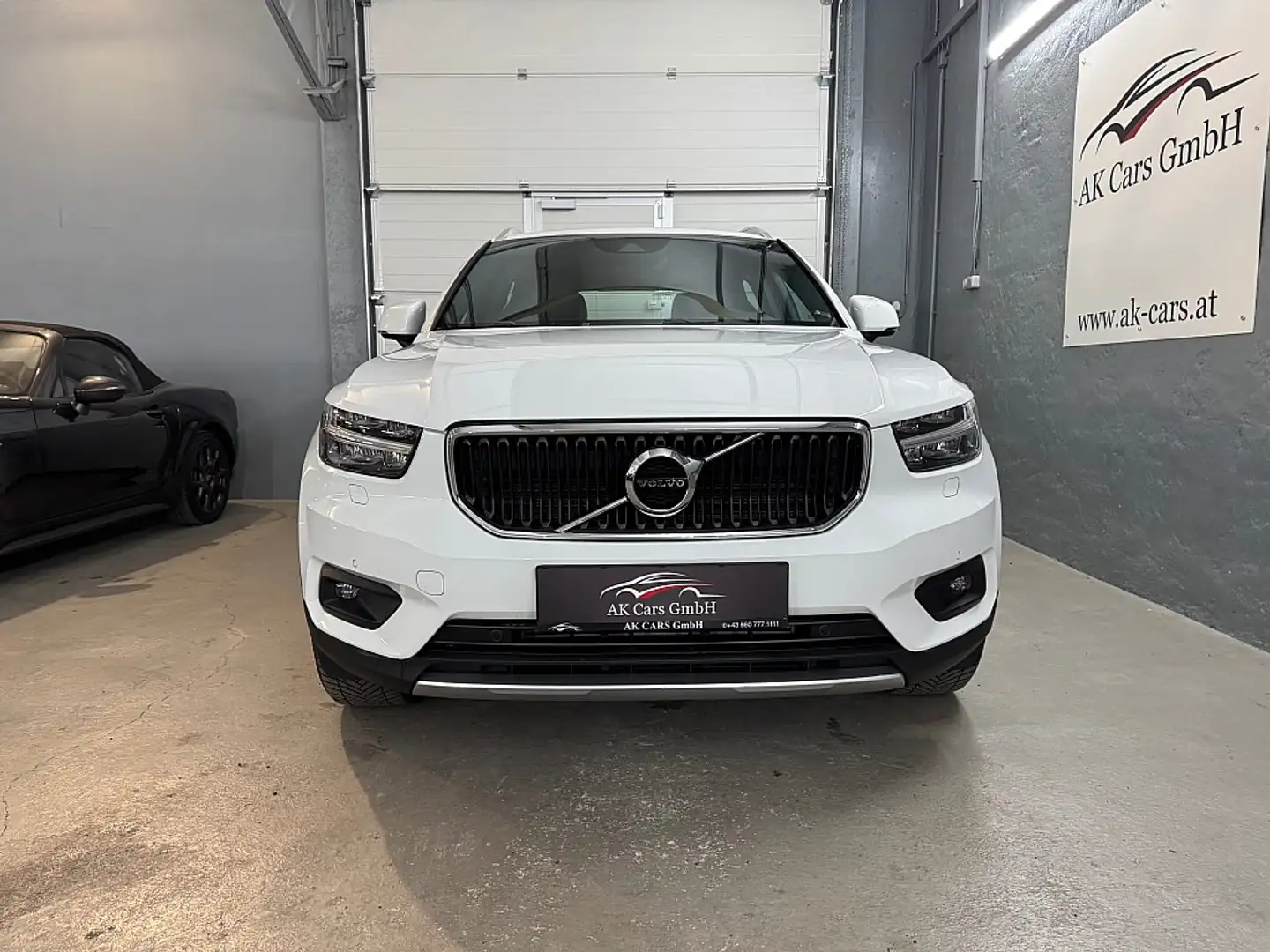 Volvo XC40 T4 Momentum Pro Geartronic*Kamera*Anhänger* Weiß - 2