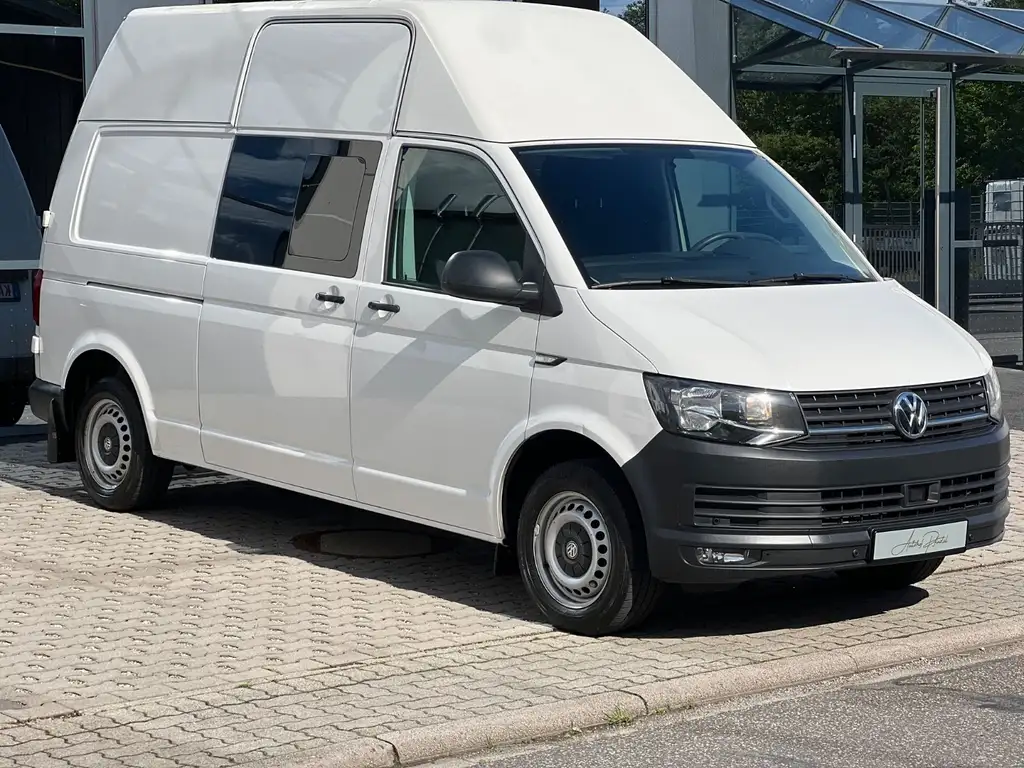 Volkswagen T6 Transporter 2017 из Европы — купить под ключ