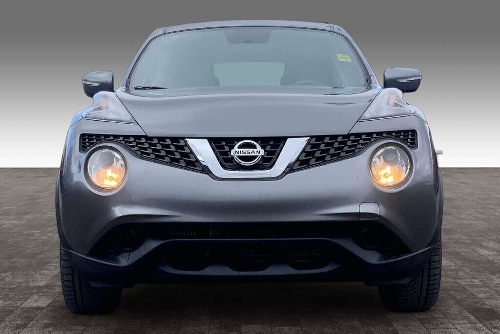 2016 Nissan Juke SV — снимка 1