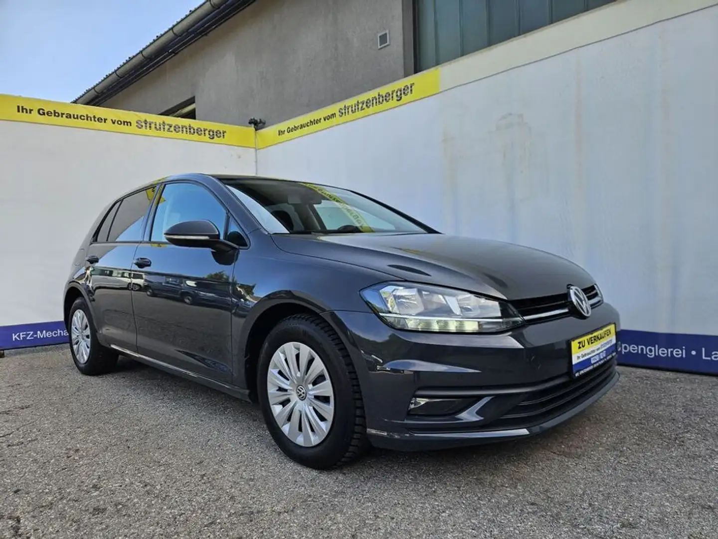 Volkswagen Golf VII 1,6 TDI 85KW Navi PDC Tempomat Grau - 2