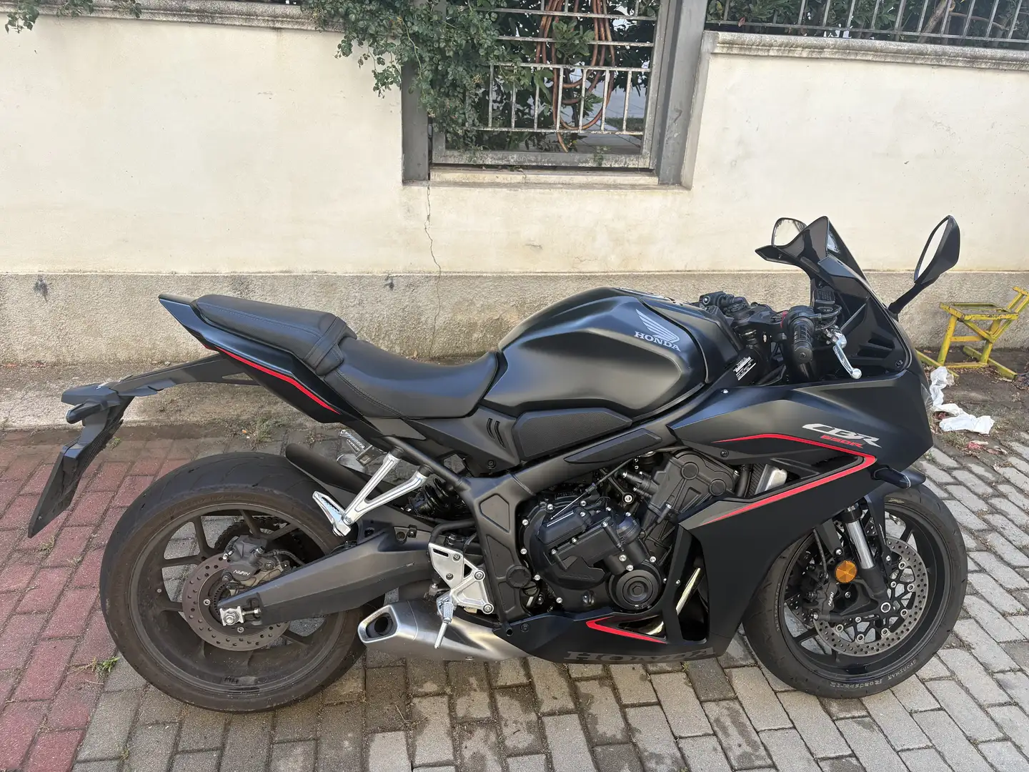 Honda CBR 650 e-cluch - 1