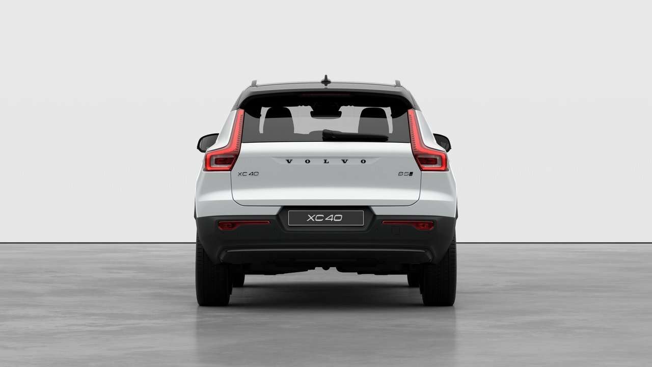 2026 Volvo XC40 Ultra Black Edition thumb 6