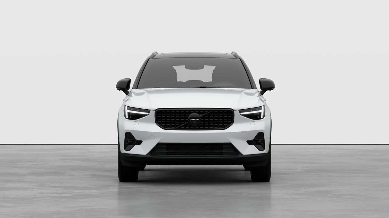 2026 Volvo XC40 Ultra Black Edition alt 5