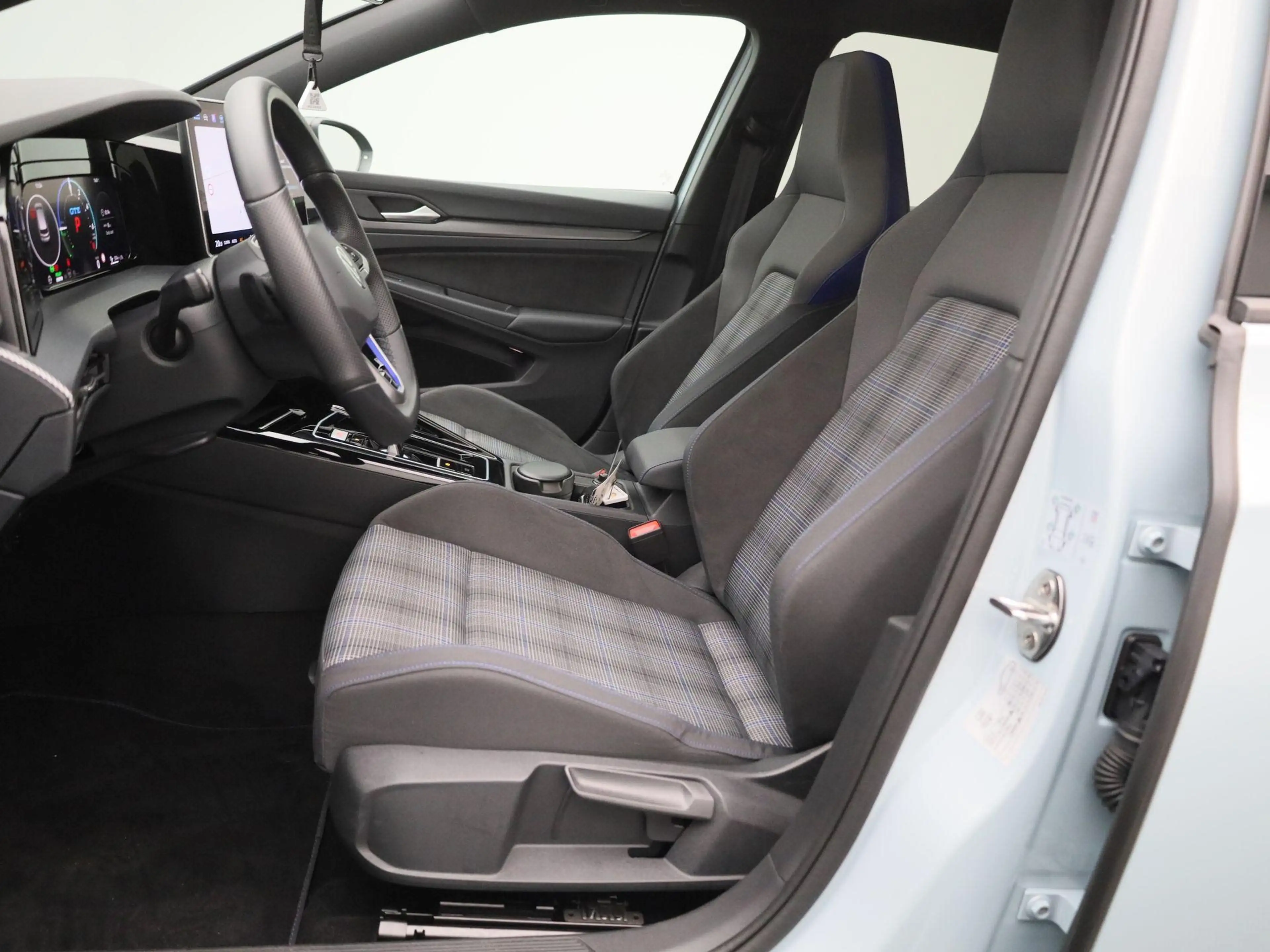 Volkswagen Golf GTE 1.5 eHybrid 272 PK | Panoramadak | Trekhaak | 18 I — photo 8