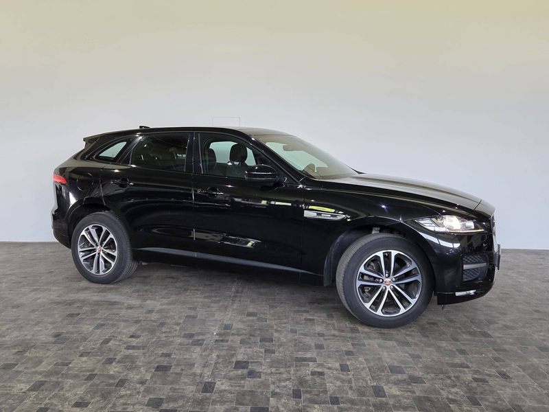 Jaguar F-Pace 2,0 T AWD, Pano, Meridian, Leder — photo 12