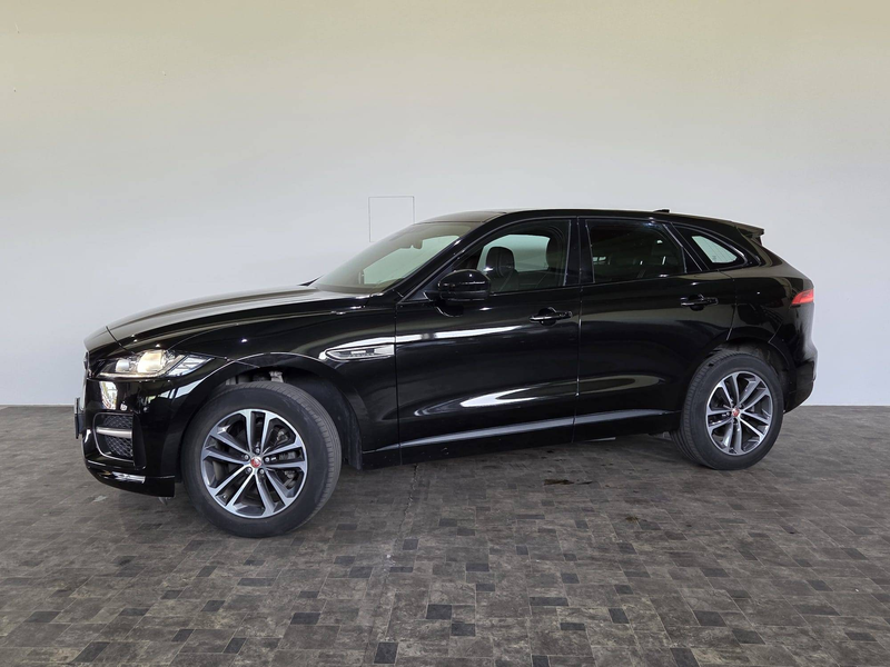 Jaguar F-Pace 2,0 T AWD, Pano, Meridian, Leder — photo 13