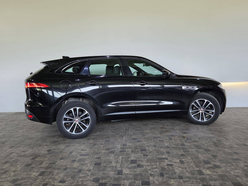 Jaguar F-Pace 2,0 T AWD, Pano, Meridian, Leder — photo 10