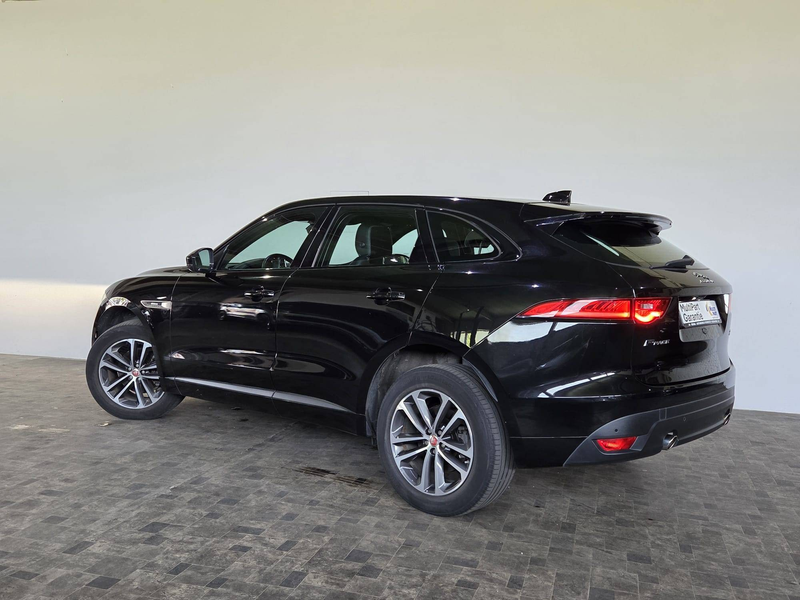 Jaguar F-Pace 2,0 T AWD, Pano, Meridian, Leder — photo 4