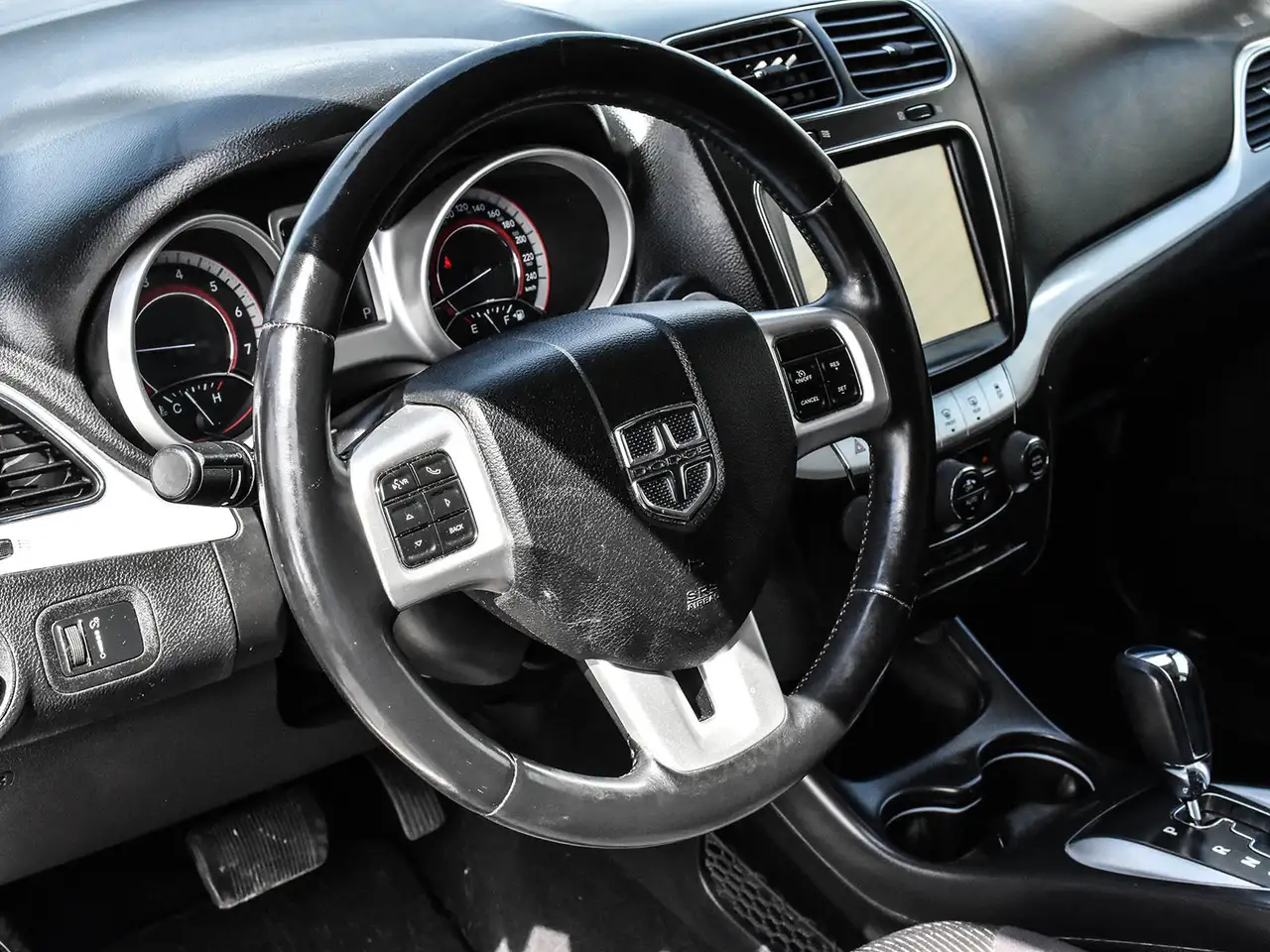 Dodge Journey снимка Dodge Journey