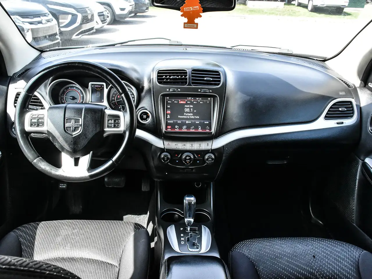 Dodge Journey снимка Dodge Journey