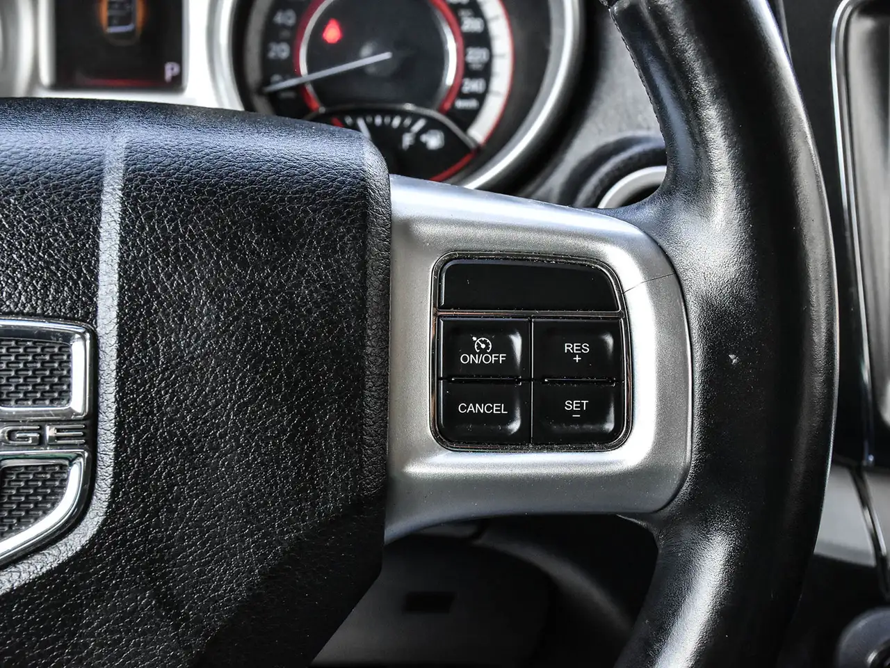 Dodge Journey снимка Dodge Journey