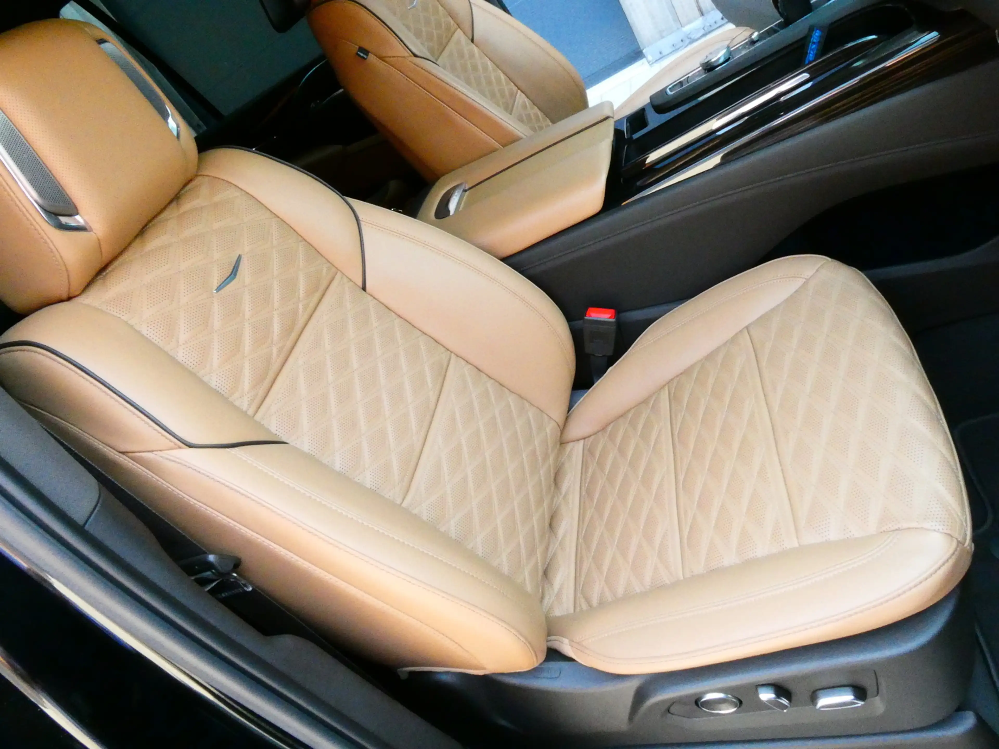 Cadillac Escalade 6.2 V8 LONG VOLL PANO+7SI+ENTERT — photo 13