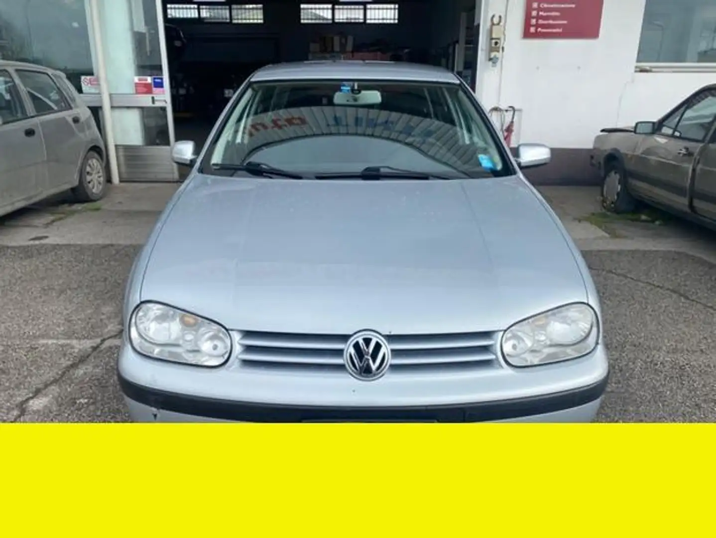 Volkswagen Golf - 1