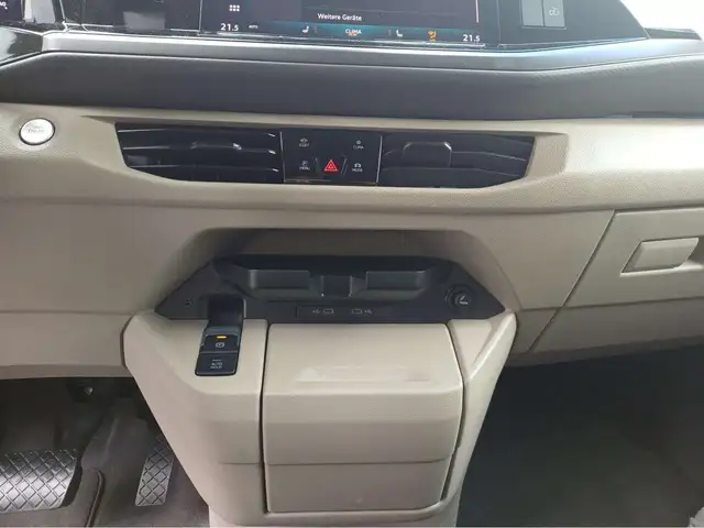 Volkswagen T7 California Coast