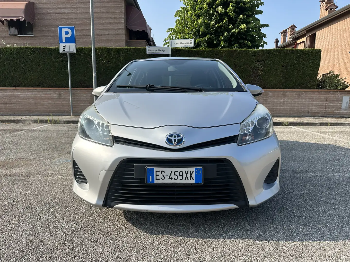 Toyota Yaris 5p 1.5h Lounge+ - 1