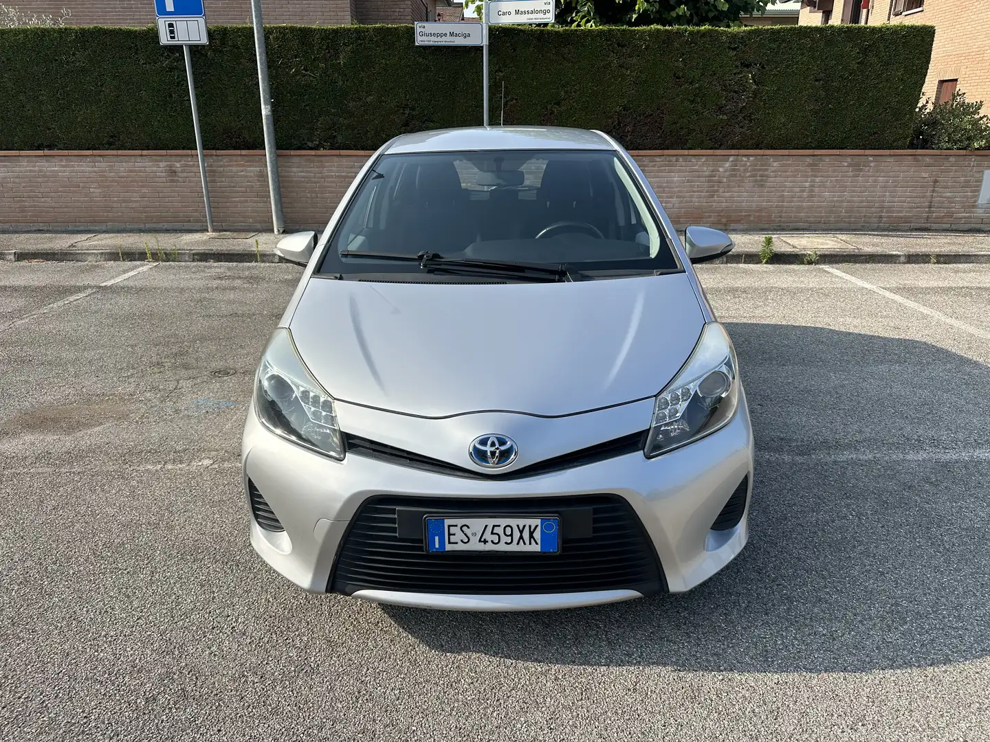 Toyota Yaris 5p 1.5h Lounge+ - 2