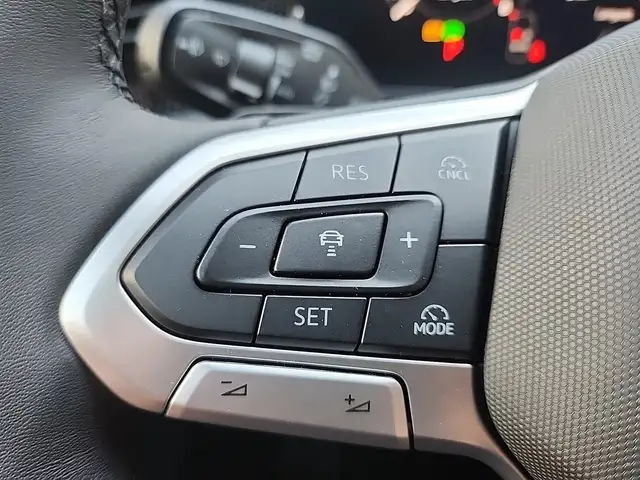 Volkswagen Tiguan view 14