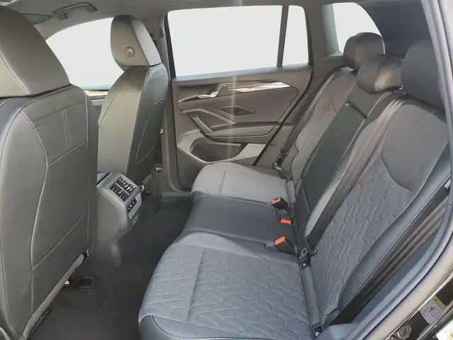 Volkswagen Tiguan view 11