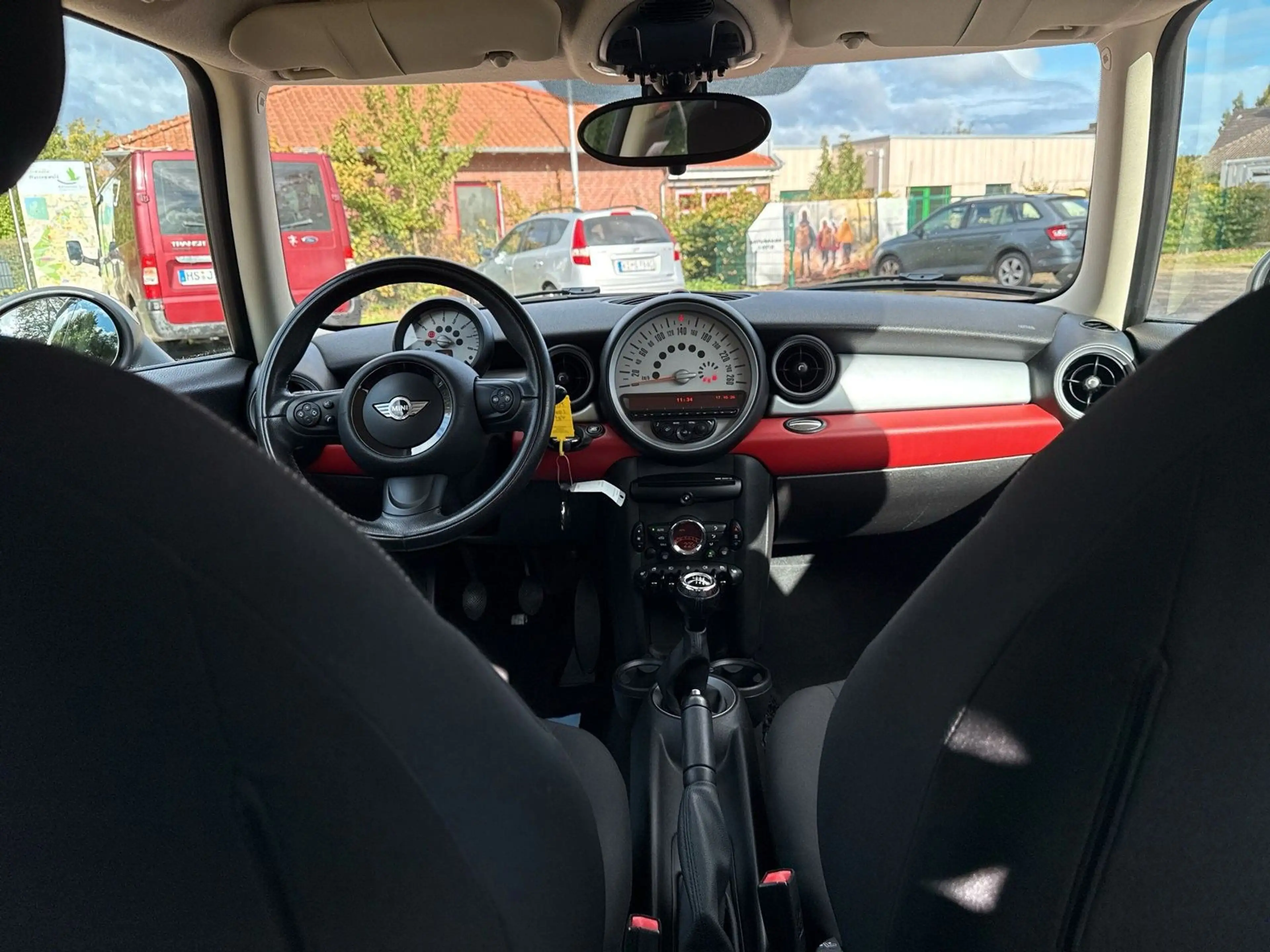 MINI Cooper 1.6*PDC*Sitzheizung*Allwetter*Garantie*USB* — photo 7