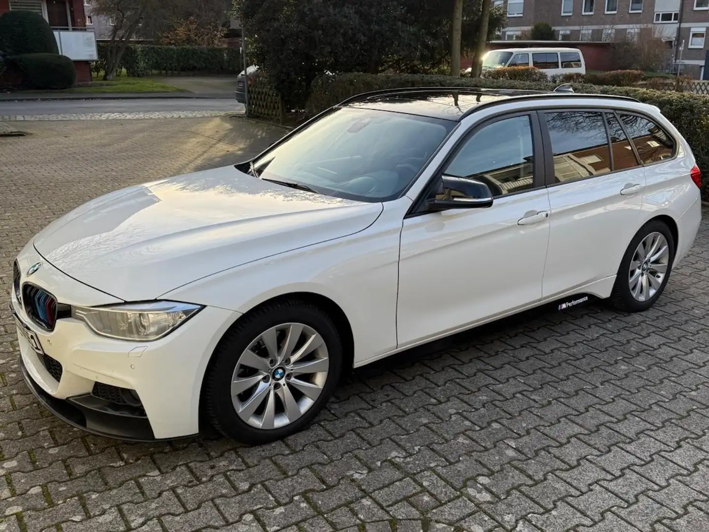BMW 330 d *HUD *LEDER *ABSTANDSTEMPOMAT Alb - 1