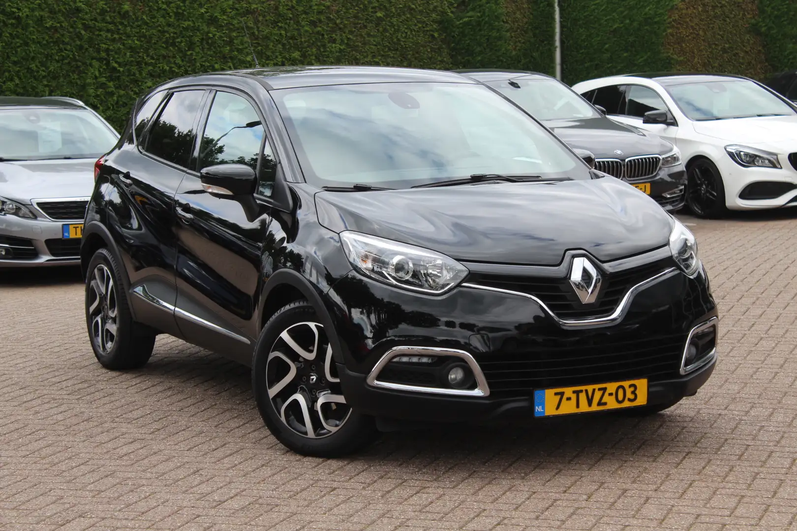 Renault Captur 1.2 TCe Dynamique / Navigatie / Parkeerhulp achter Negru - 1