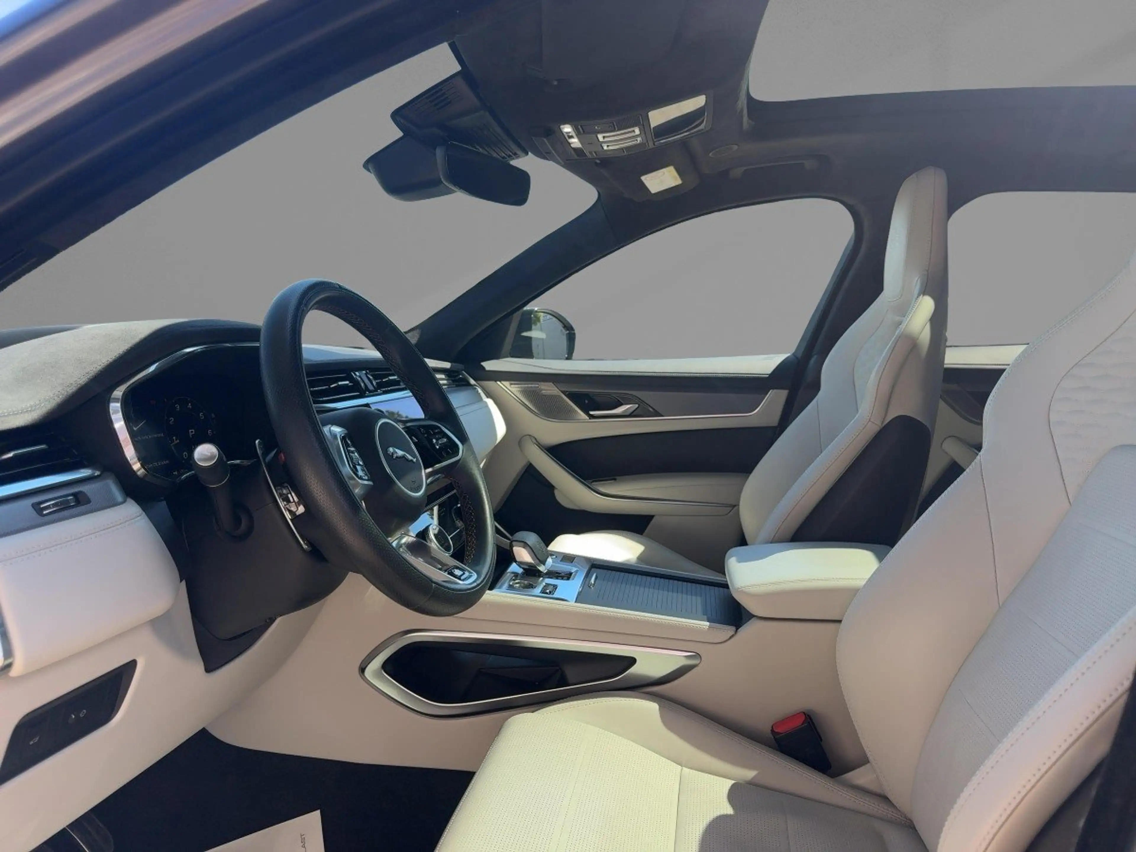 Jaguar F-Pace / P550 SVR 360-CAM ACC CAM LED NAVI PANO — photo 9