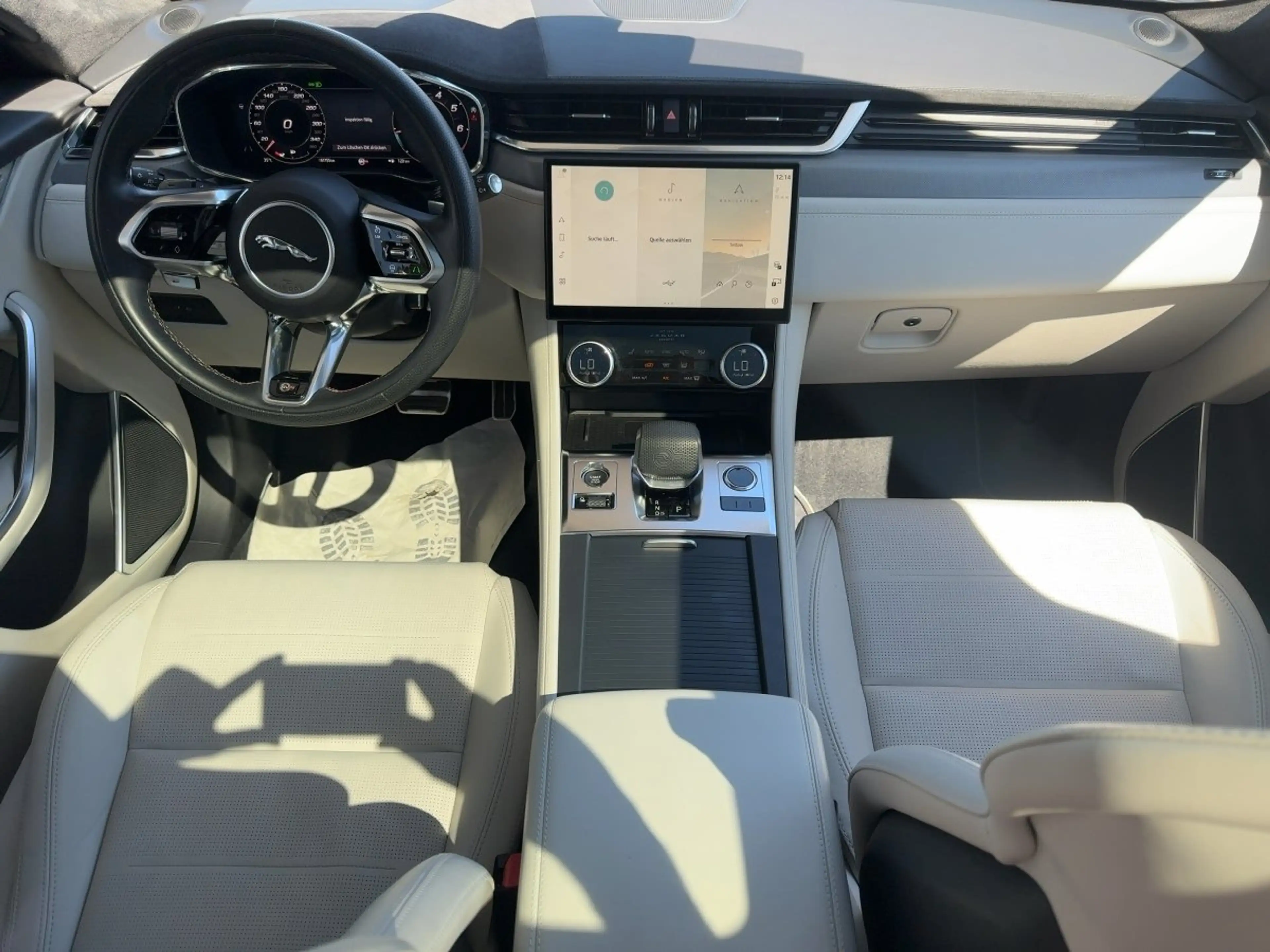 Jaguar F-Pace / P550 SVR 360-CAM ACC CAM LED NAVI PANO — photo 11