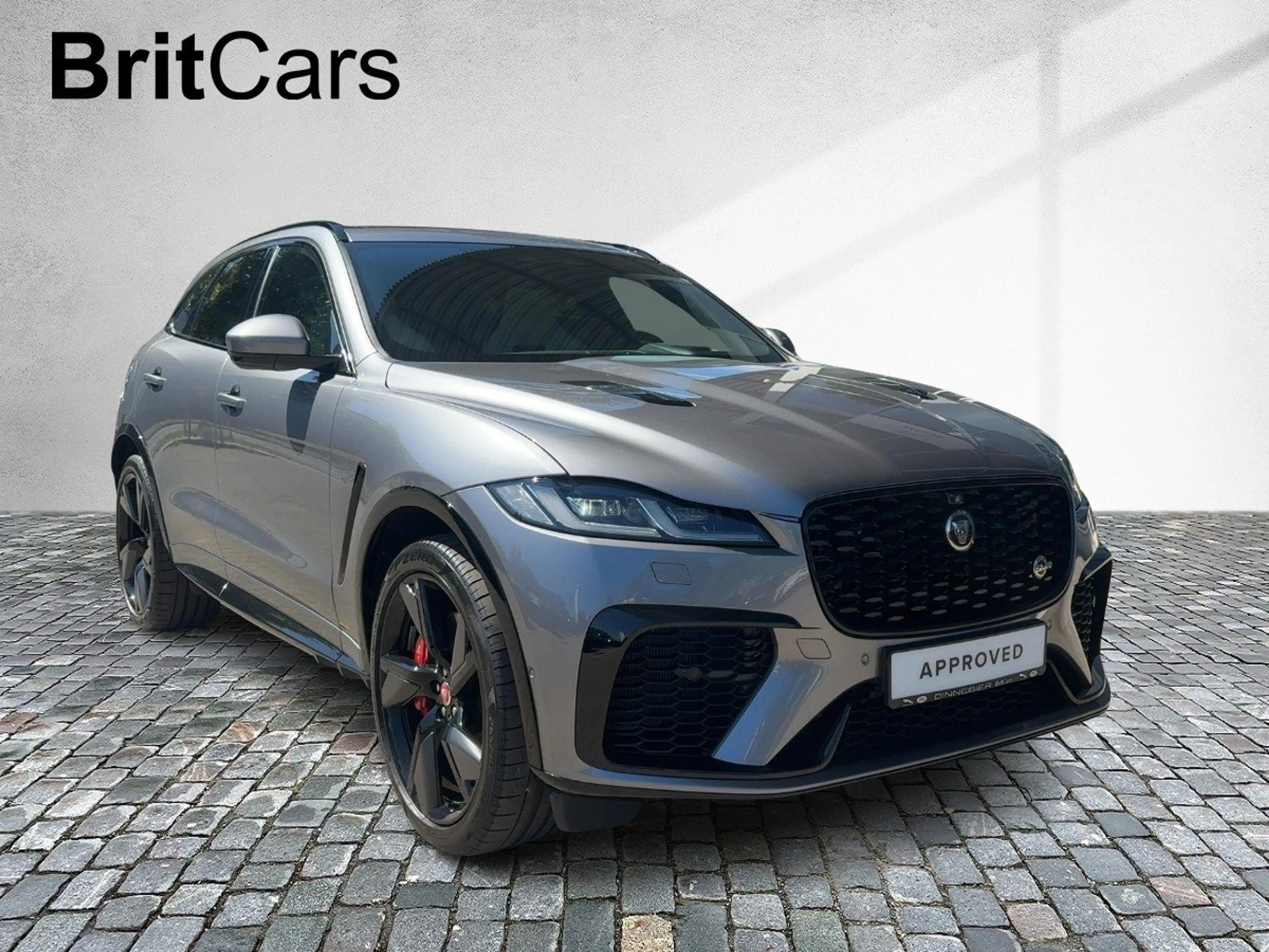 Jaguar F-Pace / P550 SVR 360-CAM ACC CAM LED NAVI PANO — photo 7