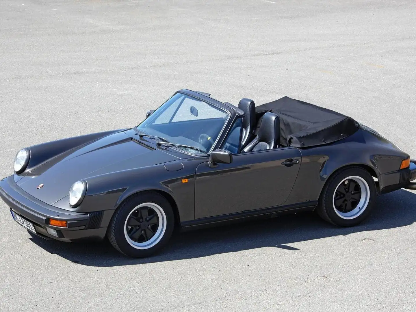 Porsche 911 911 Carrera Cabriolet Grau - 1