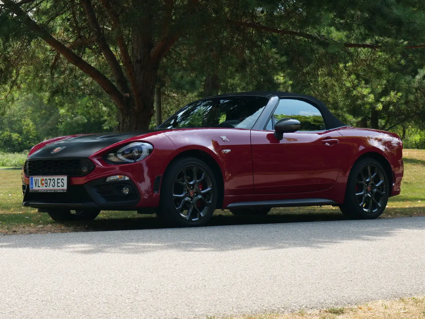 Abarth 124 Spider Abarth 124 Spider Rood - 1