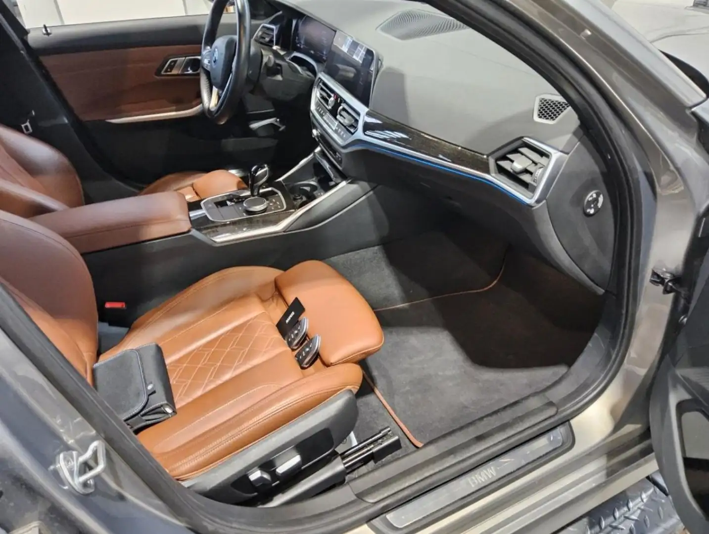 BMW 320 e Individual eGSD*Laser*HiFi*Merino*HUD*360° Grau - 2