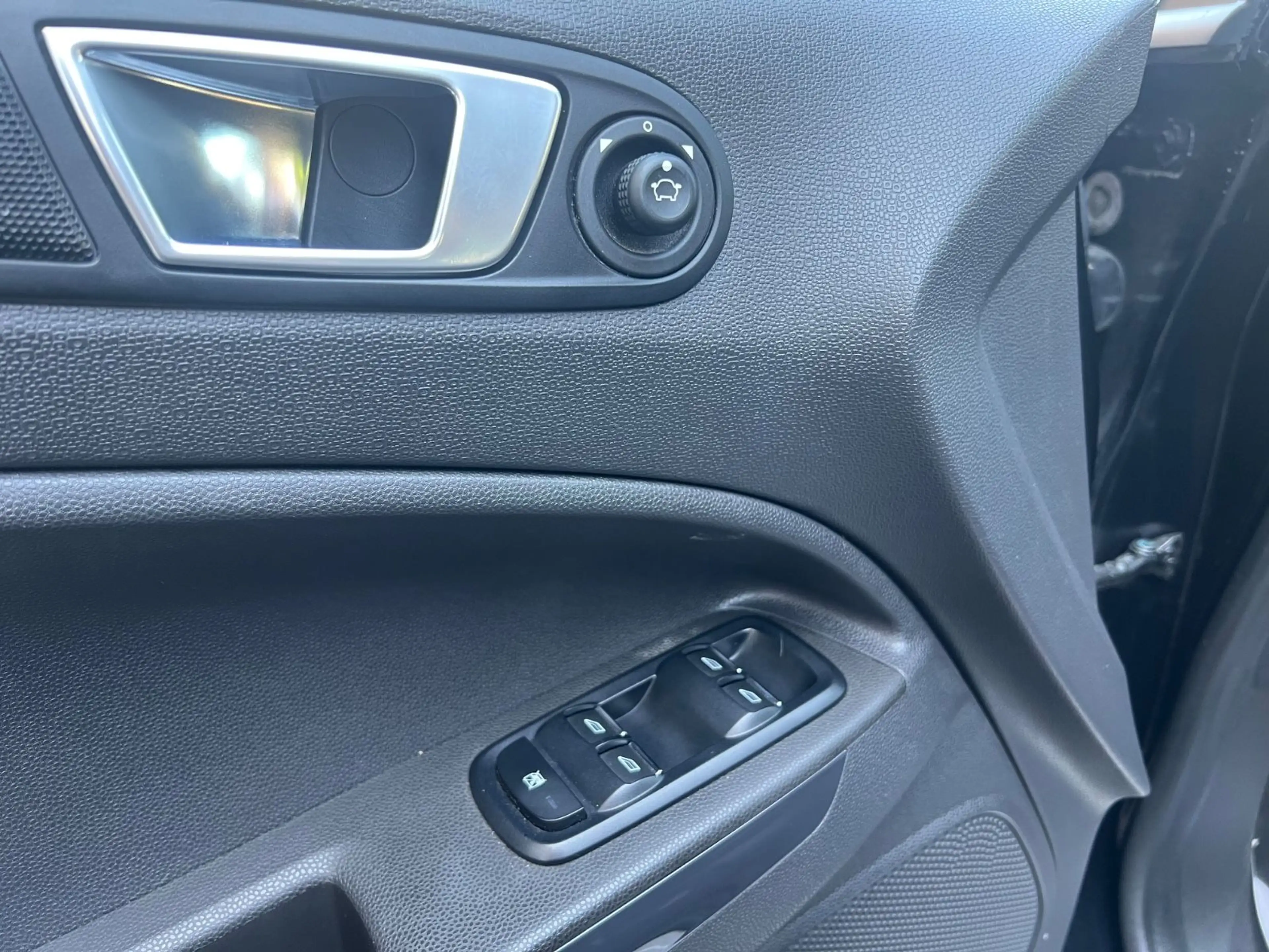 Ford EcoSport Titanium*Automatik*Kamera* — photo 15