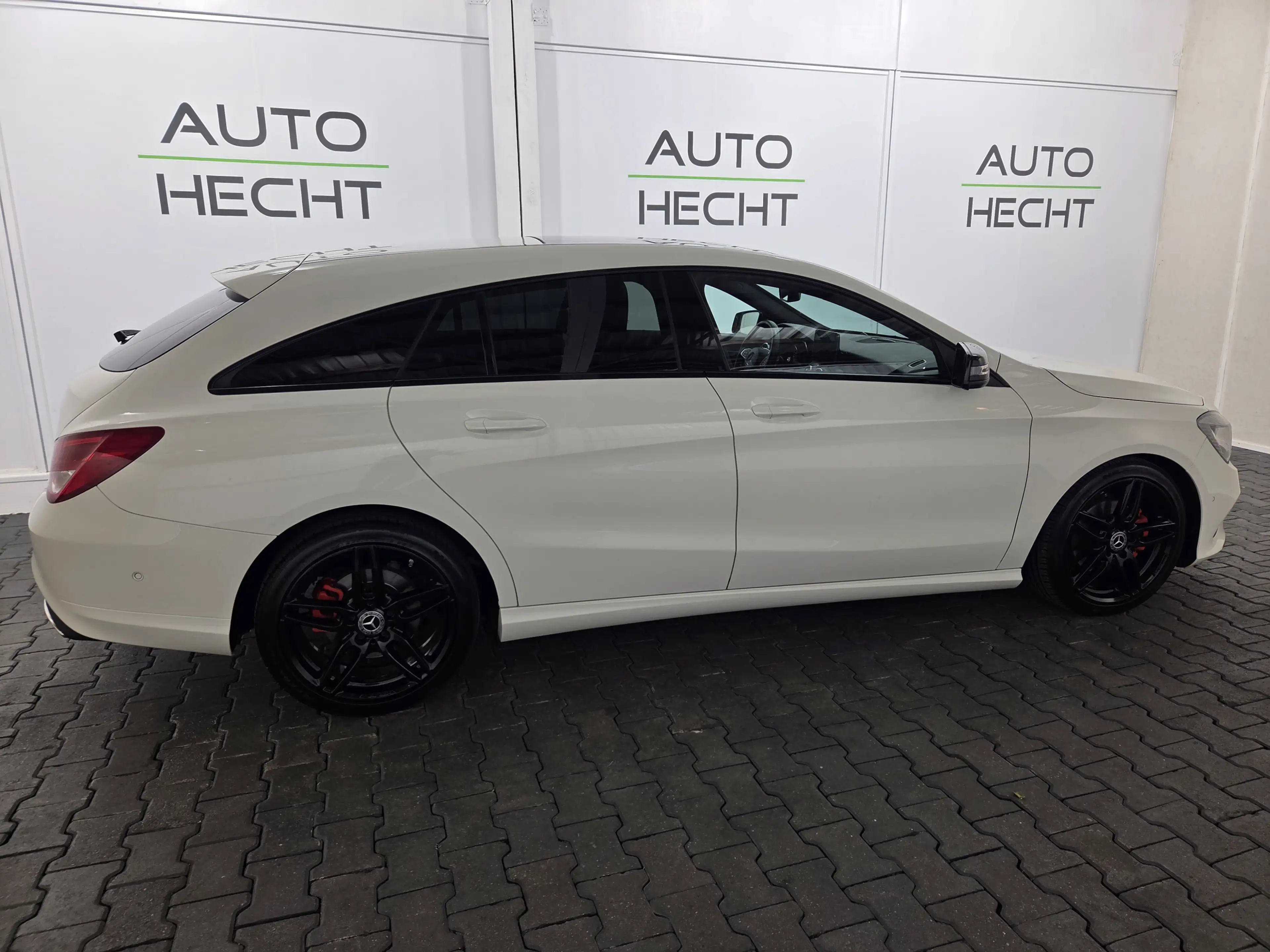 Mercedes-Benz CLA 200 7G-DCT Urban, Panorama, Kamera — photo 8
